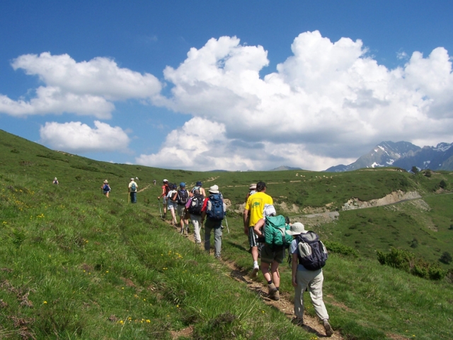 Excursión por la cerro con la Oficina de Guías de Luz Saint Sauveur